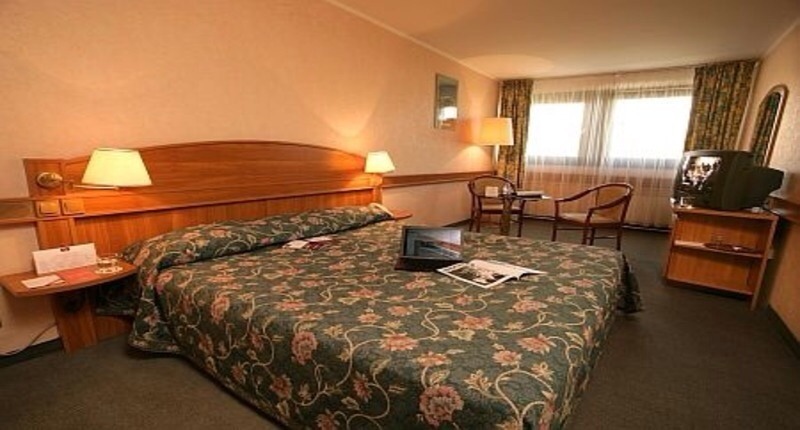 Mercure_budapest_buda_hotel_hungary_room