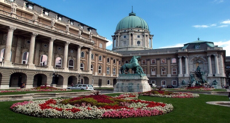 Hungarian_national_gallery_in_buda_castle_hungary