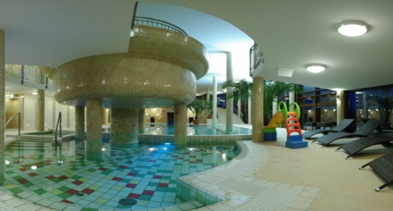 Wellness_hotel_gyula_pool