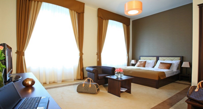 Ipoly_residence_-_executive_hotel_suites__balatonf%c3%bcred_hungary