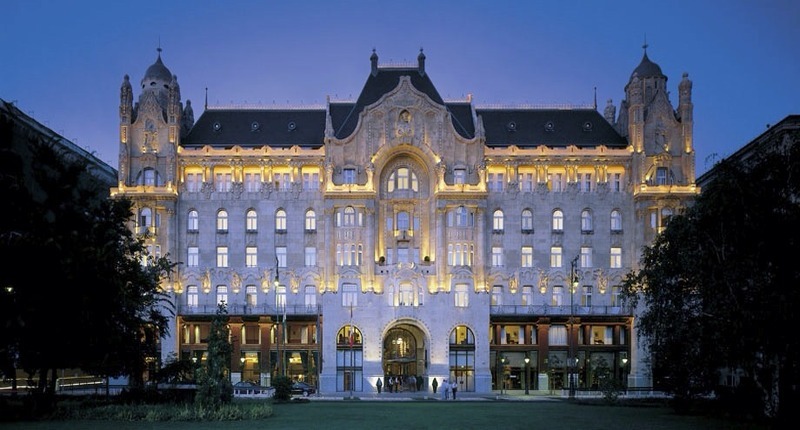 Four_seasons_hotel_gresham_palace_budapest_hungary_4